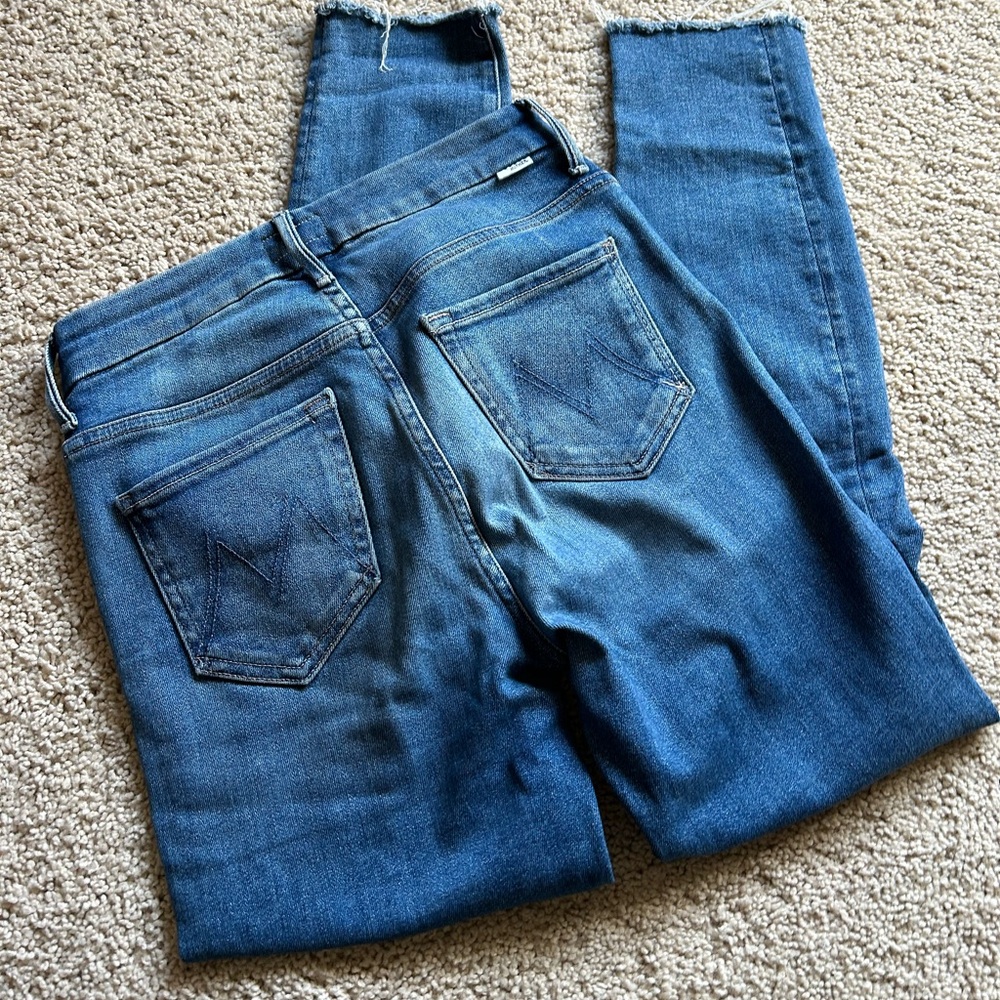 Mother High Waisted Looker Ankle Fray- 25